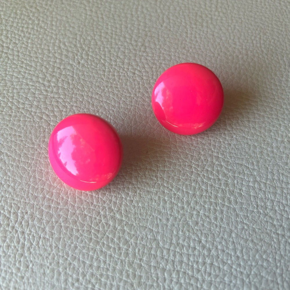 Vintage 80s Hot Pink Round Button Earrings